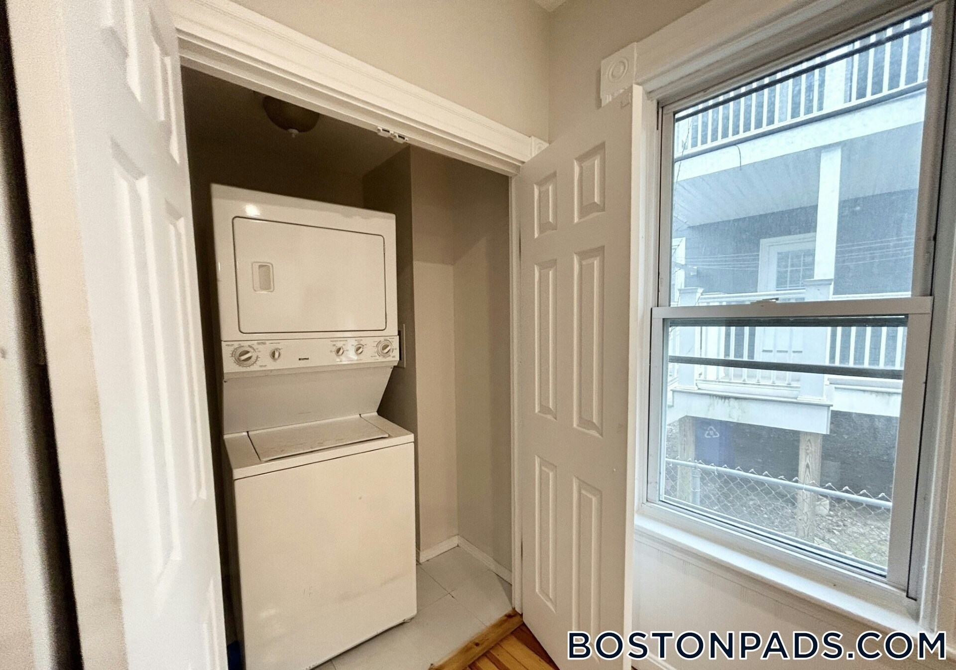 Building Photo - 12 Buttonwood St