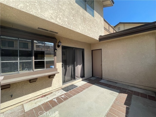 Building Photo - 21648 Laurelrim Dr