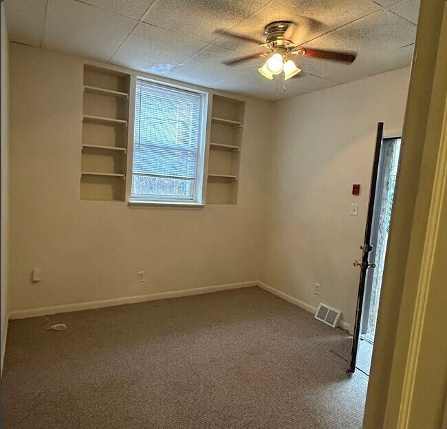 Building Photo - 2538 Amber St