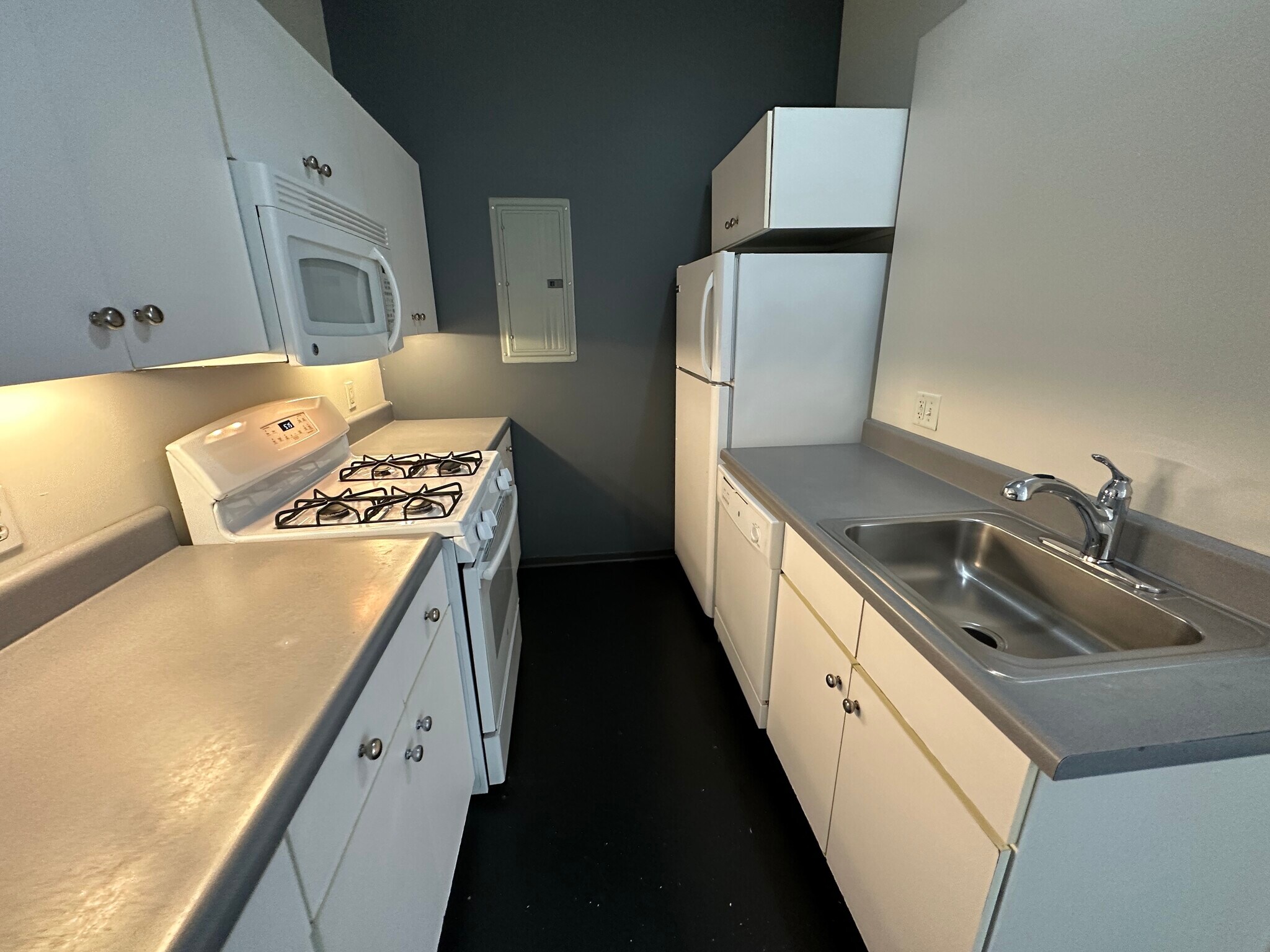 Building Photo - 147 E Berkeley St