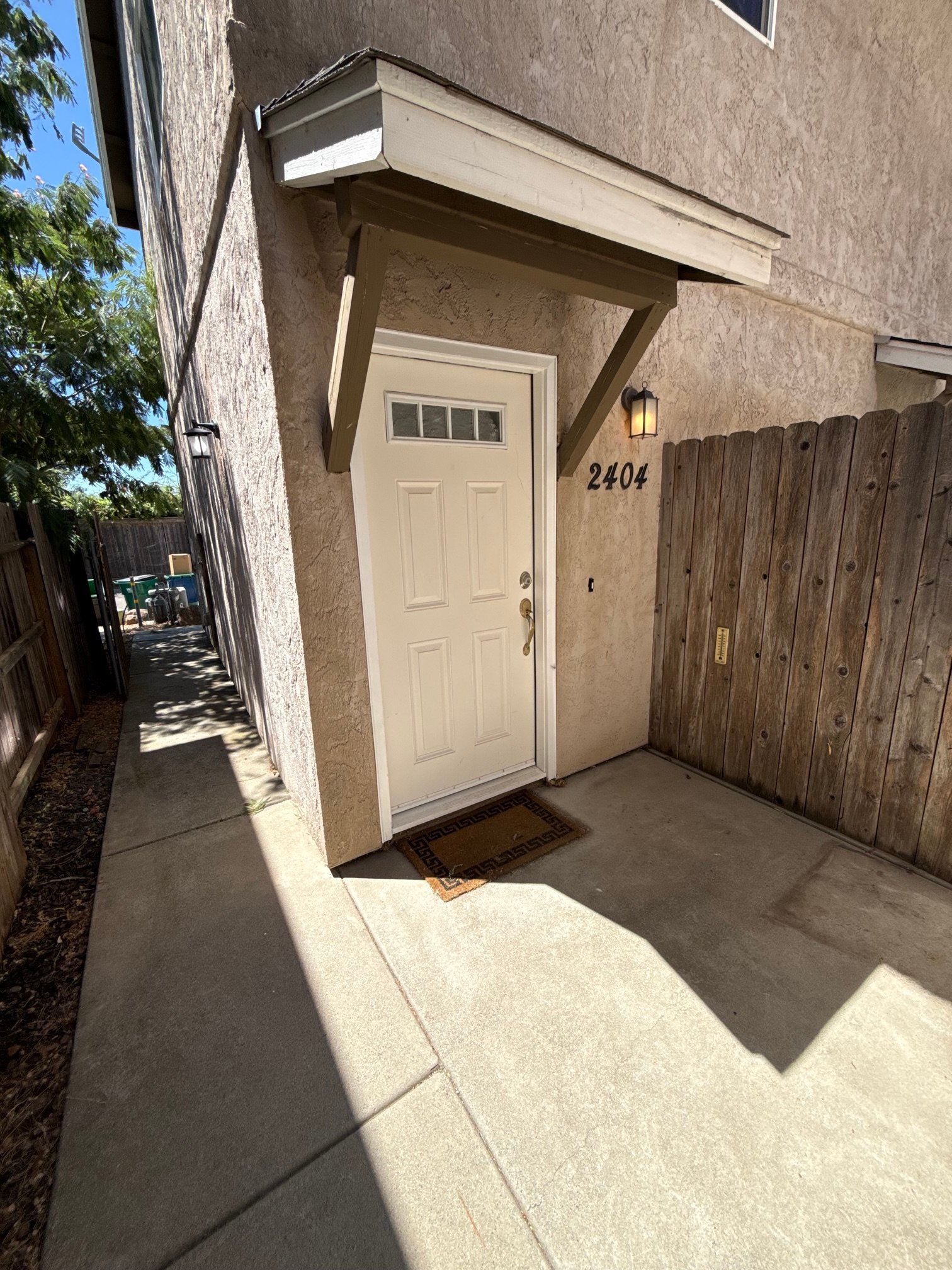 Building Photo - 2409 Cactus Ave