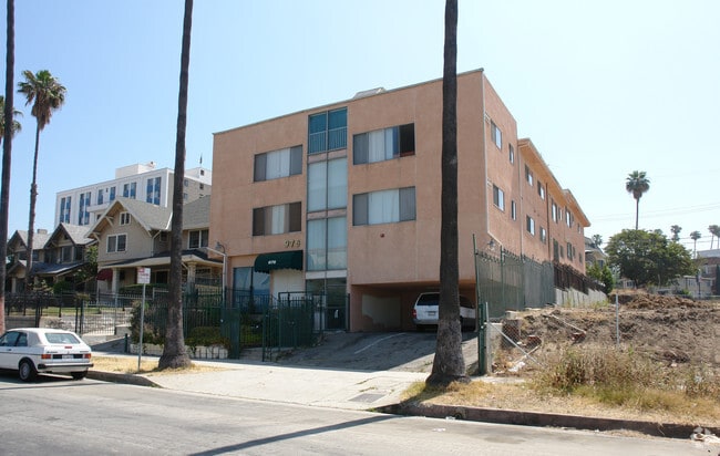 Primary Photo - 976 Arapahoe St
