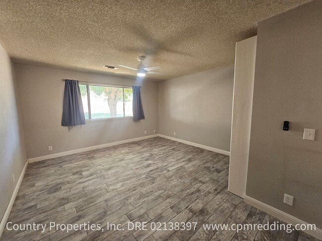 Building Photo - 12183 Dry Creek Rd