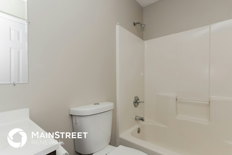 Building Photo - 101 King Alfred Ct