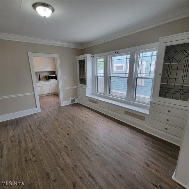 Building Photo - 2020 Elbur Ave