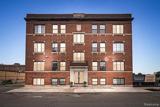 Building Photo - 5918 St. Antoine St