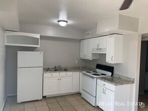 Building Photo - Wonderful 2 Bed / 1 Bath Now Available - L...