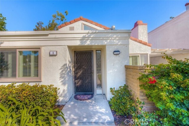 Building Photo - 1 Navarre