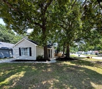 Building Photo - Fenced in 3 Bedroom Home Close to Base!