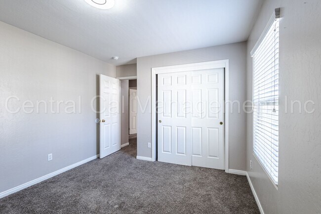 Building Photo - 3 Bedroom/2 Bath Townhome in Mill Creek - ...