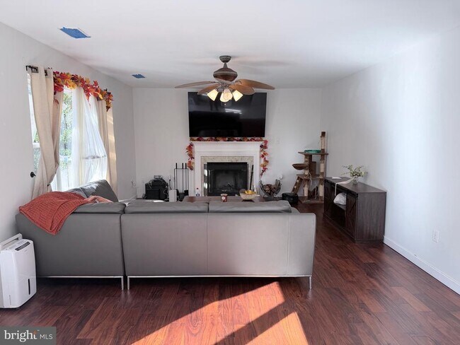 Building Photo - 6610 Cottontail Ct