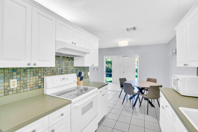 Building Photo - 175 22nd Ave