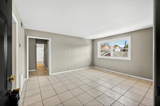 Building Photo - 129 Congress St