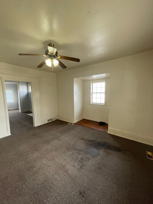 Building Photo - 369 Stambaugh Ave