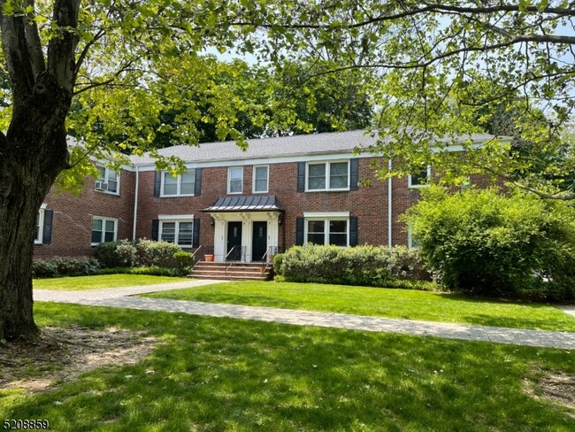 Building Photo - 412 Morris Ave