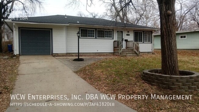 Building Photo - 1924 SW Tara Ave