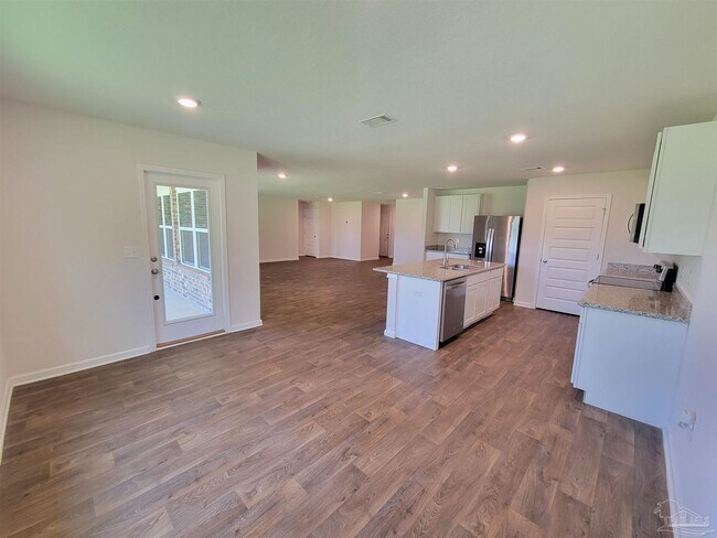 Building Photo - 8016 Twin Cedar Dr