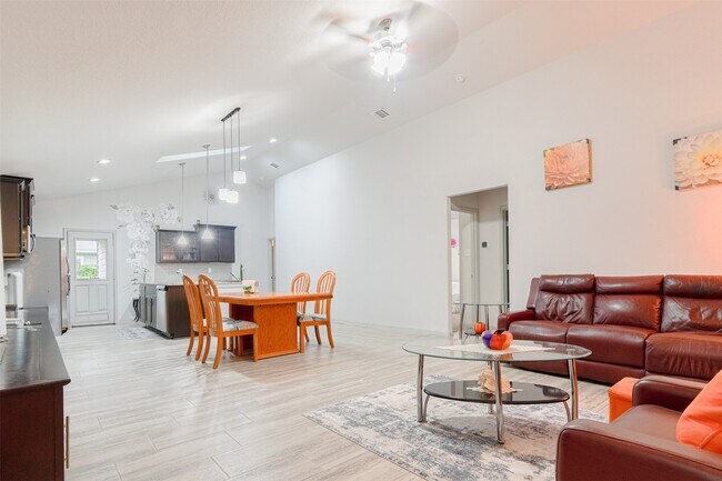 Building Photo - 9857 Gln Brk Ln