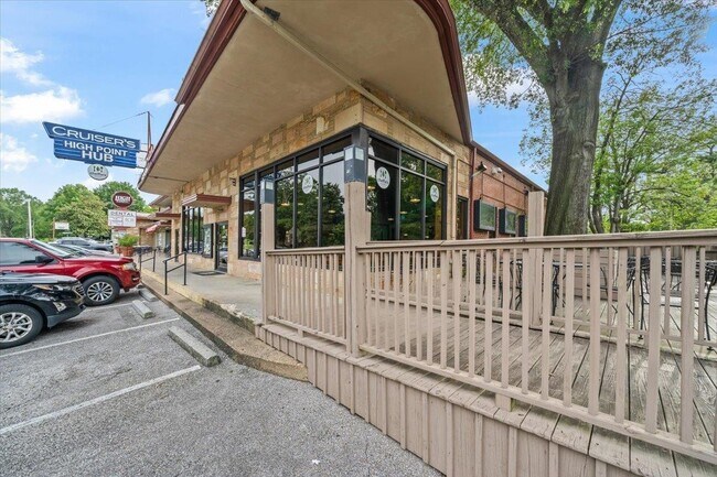 Building Photo - 3733 Charleswood Ave