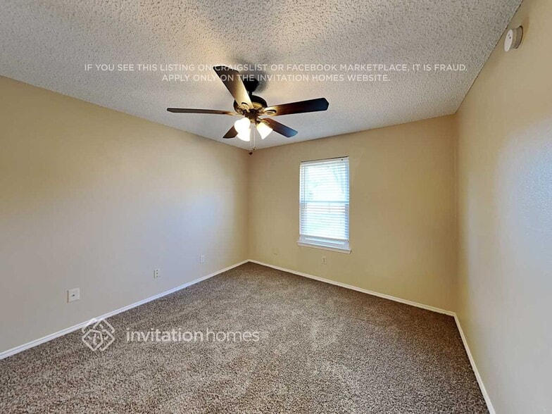 Building Photo - 305 Iberis Dr