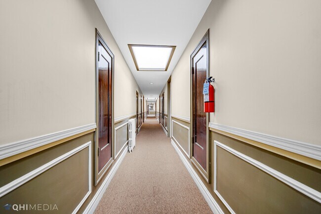 Building Photo - 2209 S 61st Ct