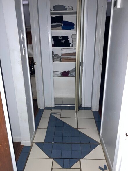 Building Photo - 524 Camino Ct