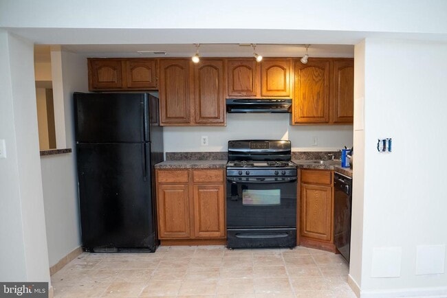 Building Photo - 110 Van Buren St NW