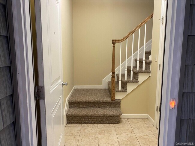 Building Photo - 11 Nicole Ct