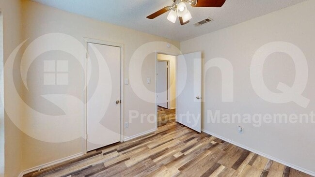 Building Photo - 2438 Kimberly Dr