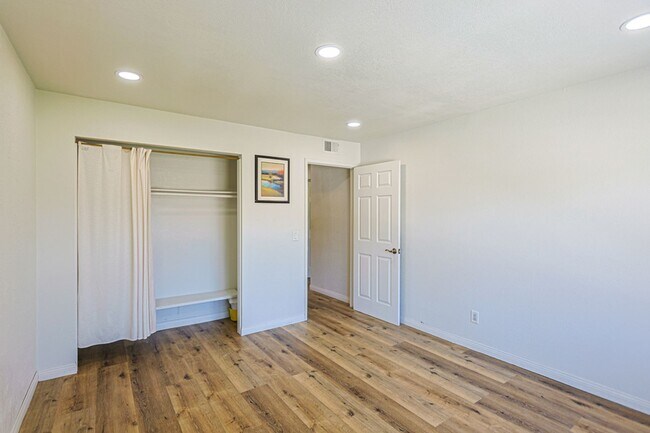 Building Photo - 3440 W Park Balboa Ave