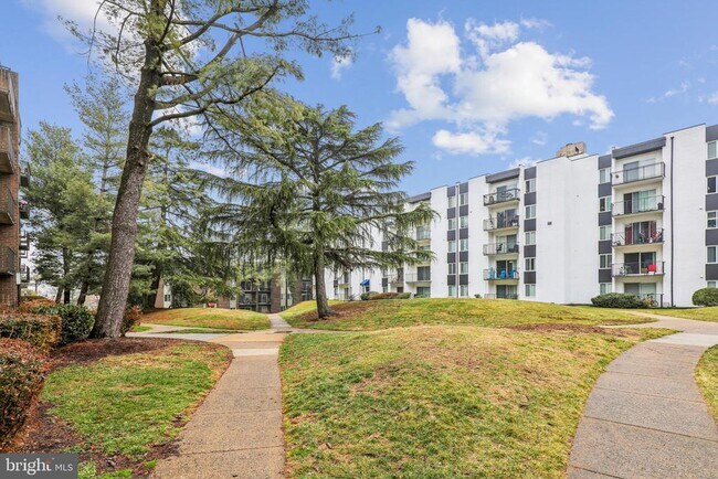 Building Photo - 60 S Van Dorn St