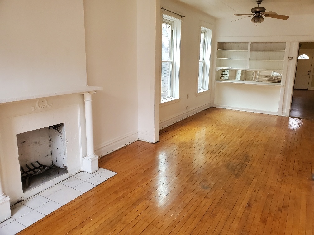 Building Photo - 1254 N Maplewood Ave
