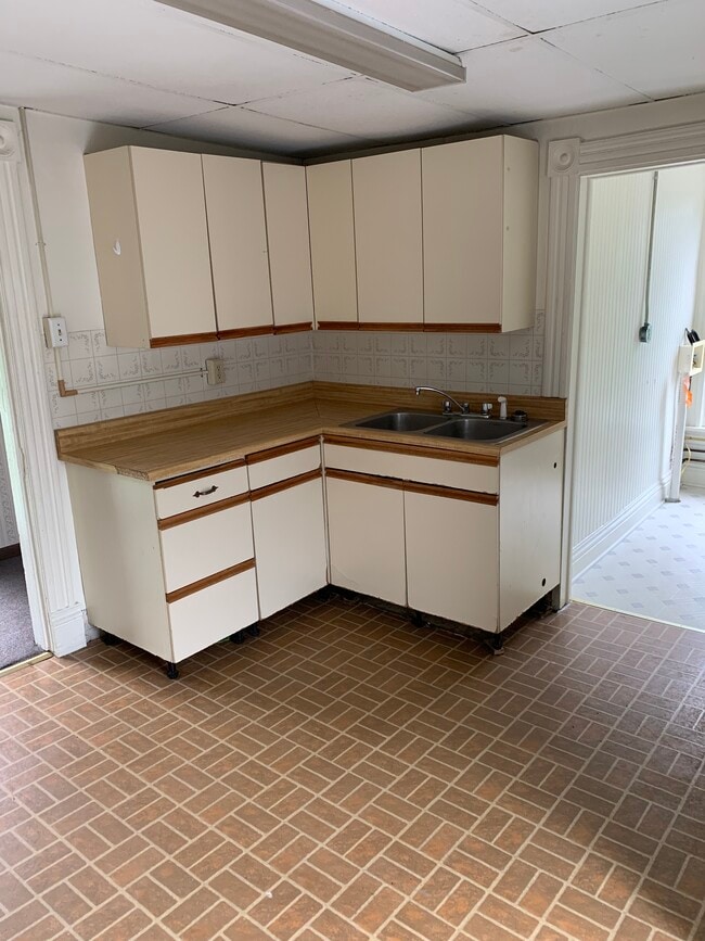 Building Photo - 7614 Collins St