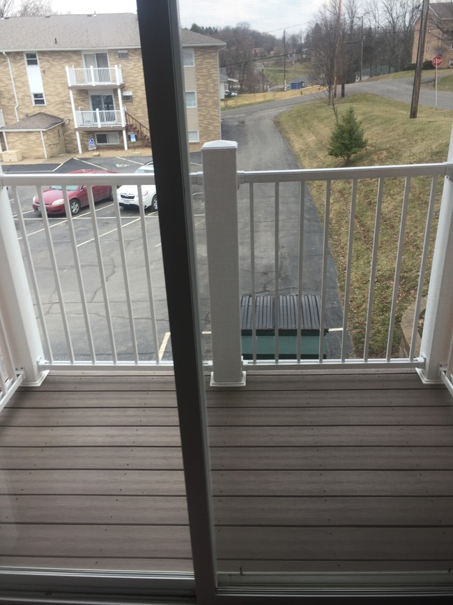 Balcony - 816 Cain St