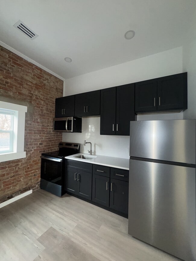 Building Photo - 501 E Breckinridge St