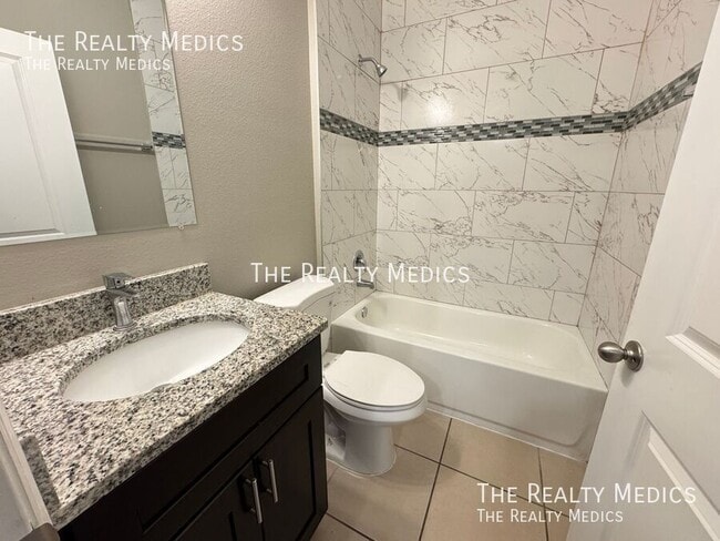 Building Photo - 765 Platypus Ct