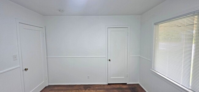 Building Photo - 3701 Laguna Way