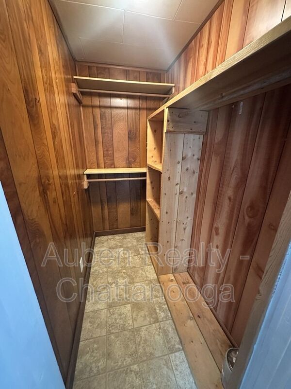 Building Photo - 67 Hargrave Rd