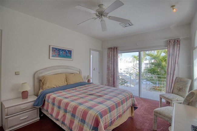 Building Photo - 131 Sands Pt Dr