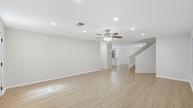 Building Photo - 1073 Stone Hollow