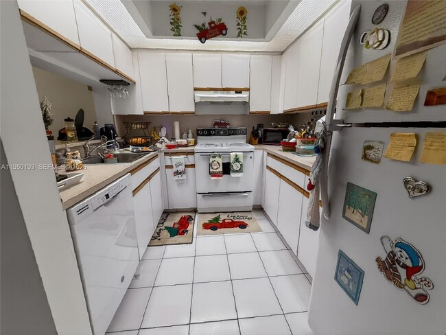 Building Photo - 1000 SW 125th Ave