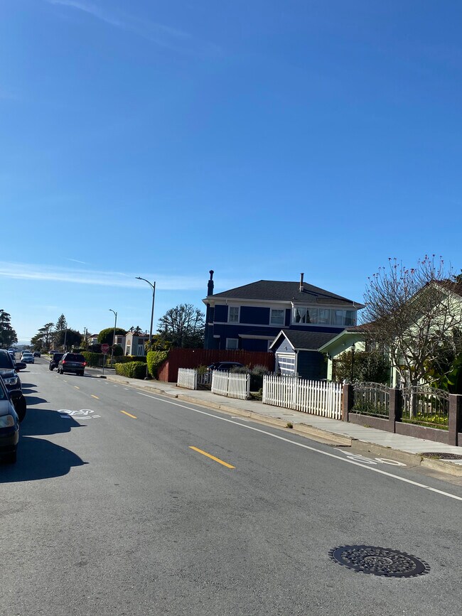 Street view - 970 Holloway Ave