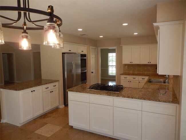 Building Photo - 15214 Park Estates Ln