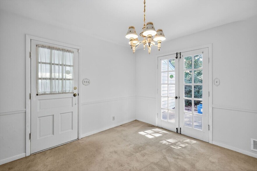 Building Photo - 13308 Norden Dr
