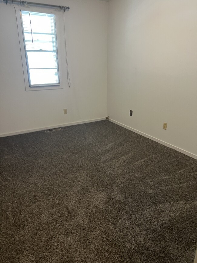 Building Photo - 518 Carson St