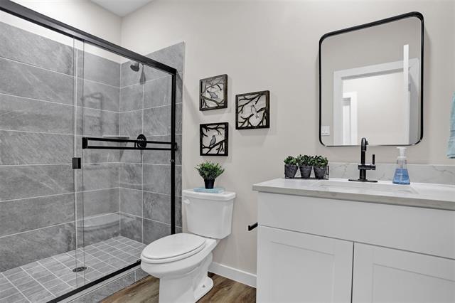 Building Photo - 705 E Hanna St