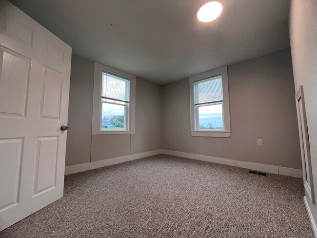 Building Photo - 792 Mudgett Rd