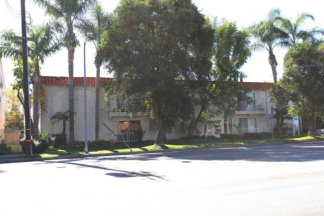 Building Photo - Roscoe Place