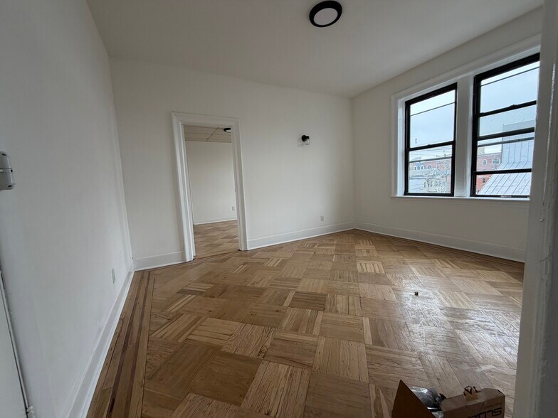 995 Summit Ave 304 - 997 Summit Ave