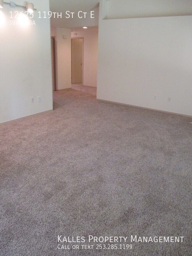 Building Photo - Beautiful 3 Bed 2 Bath Duplex in Puyallup